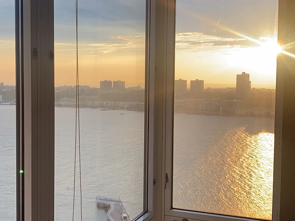 220 Riverside Blvd #27F