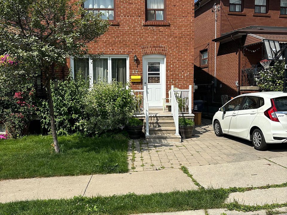 1st image of 17 Holmesdale Cres