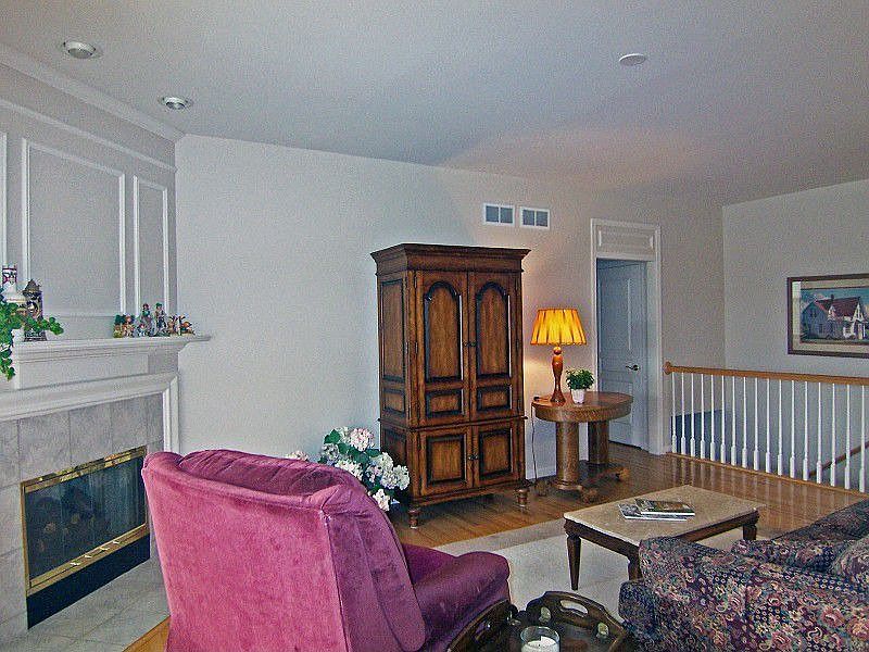2nd image of 4180 Whitehall Ln