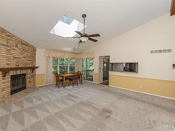 5th image of 817 Woodside Trails Dr