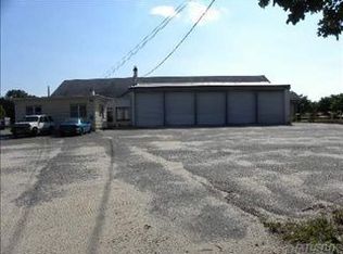 845 Raynor Ave, Riverhead, NY 11901