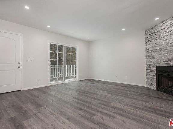 4th image of 14018 Vanowen St Unit 7