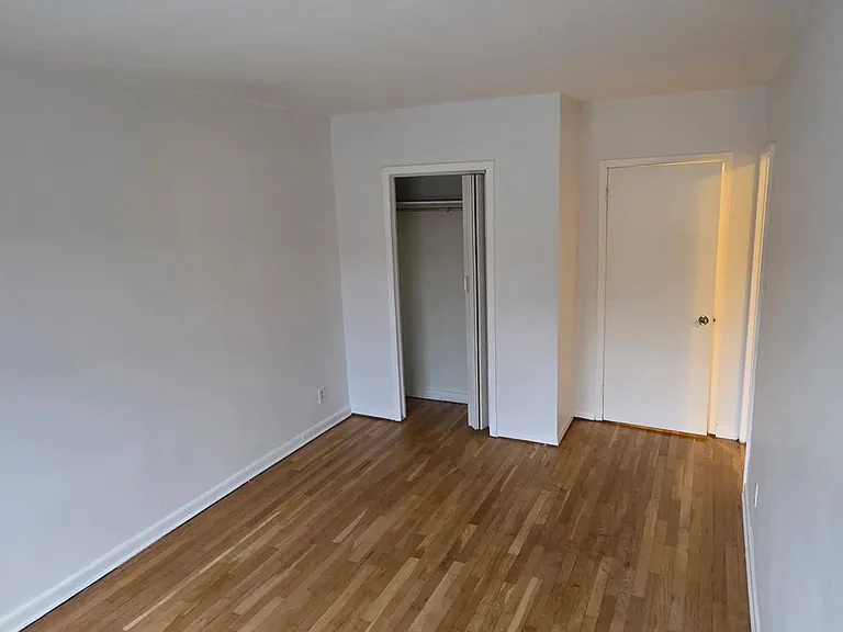 719 E 101st St #1 — Photo 11
