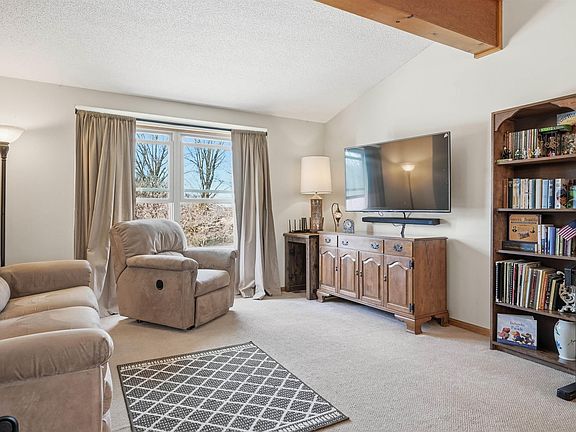 4th image of 12178 Q Rd