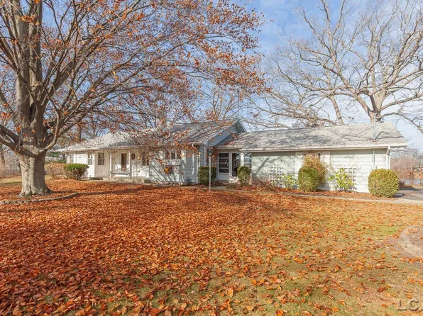 2649 S Lake Dr, Adrian, MI 49221