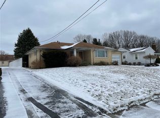 419 Indiana Ave, Farrell, PA 16121