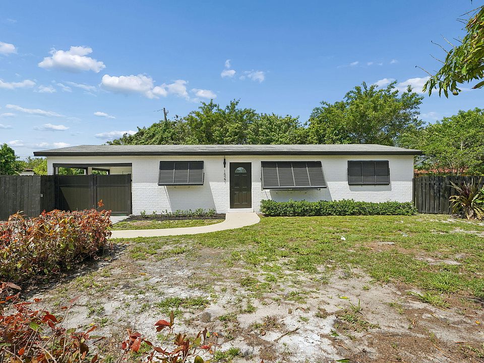 1st image of 1527 Live Oak Drive