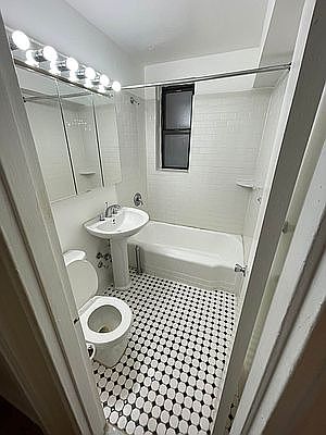 5th image of 83-30 118th St APT D2