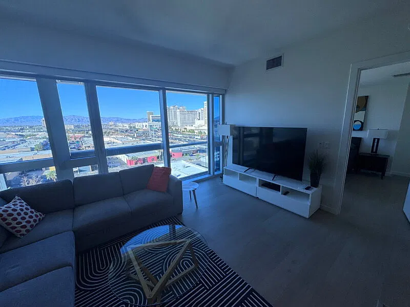 4471 Dean Martin Dr — Photo 3