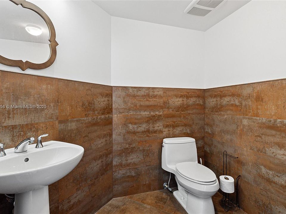 1st image of 16699 Collins Ave APT 3406