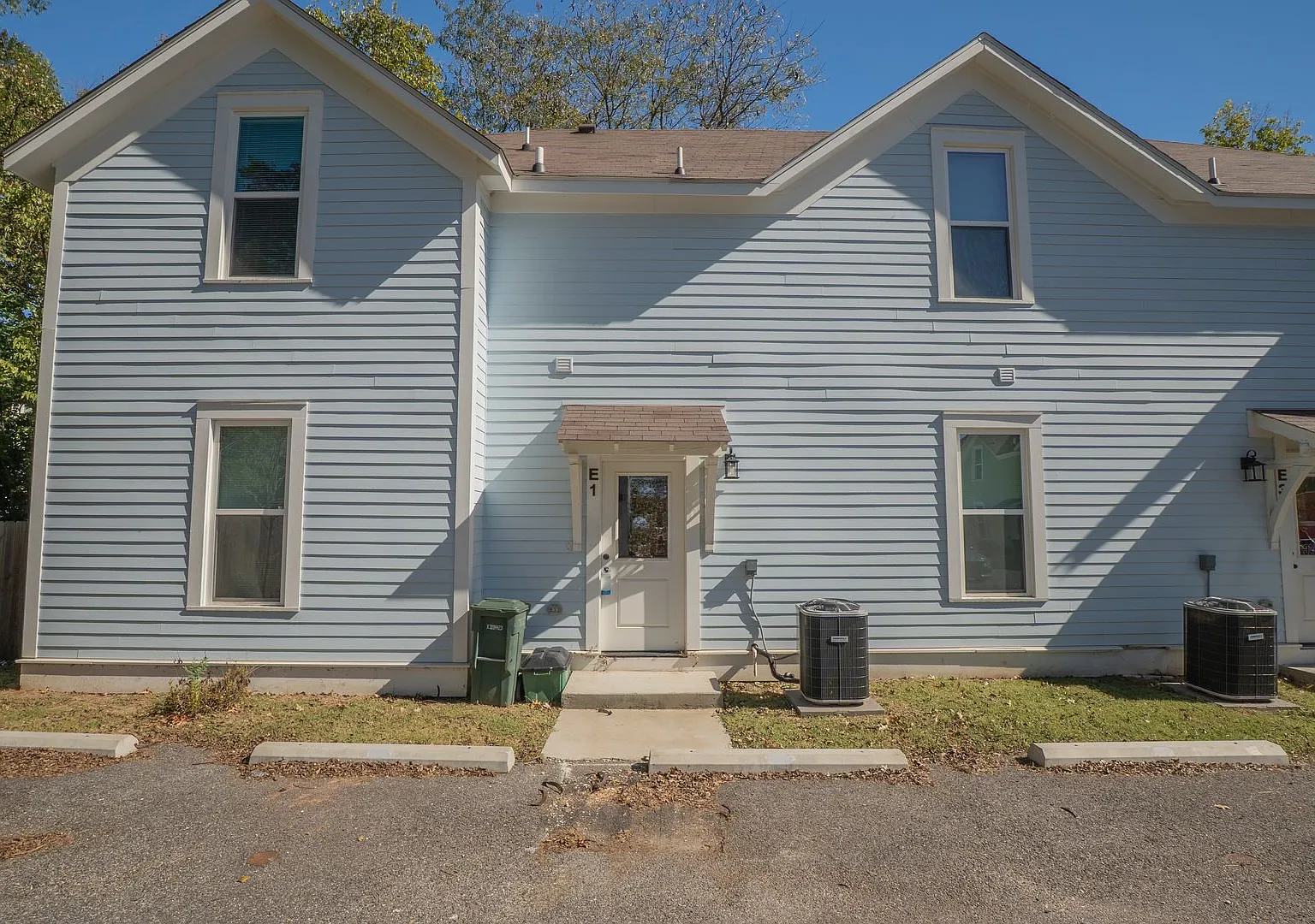 756 Locust Ave Building E — Photo 1