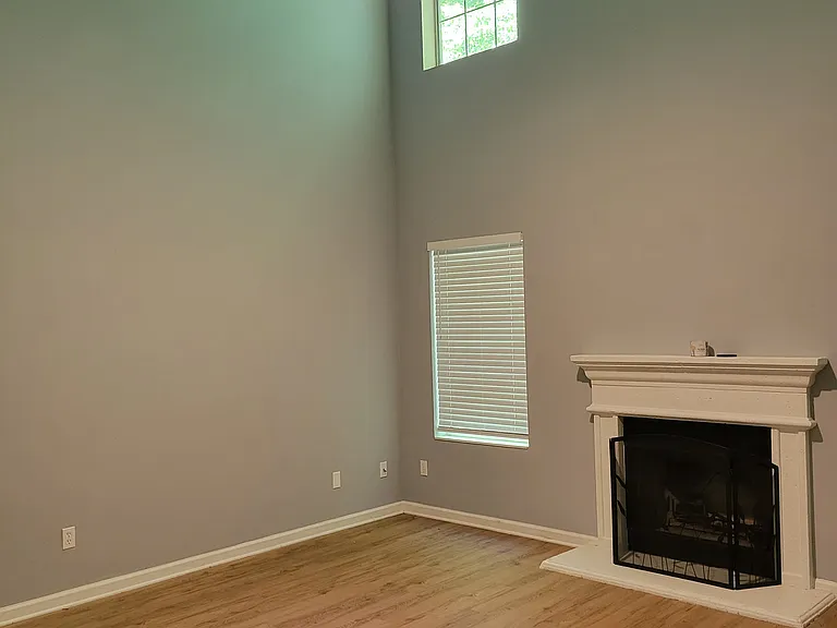 2266 Charleston Pointe SE — Photo 8