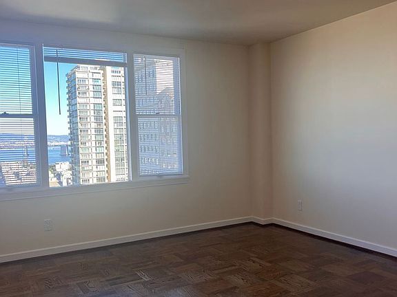 5th image of 1000 Green St APT 1104