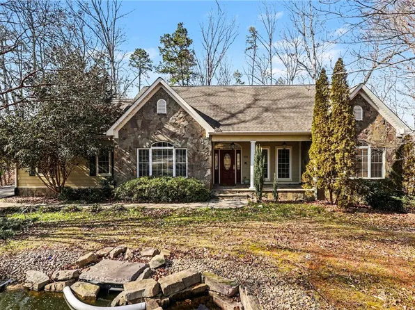 109 Oak Crest Cir, Seneca, SC 29672