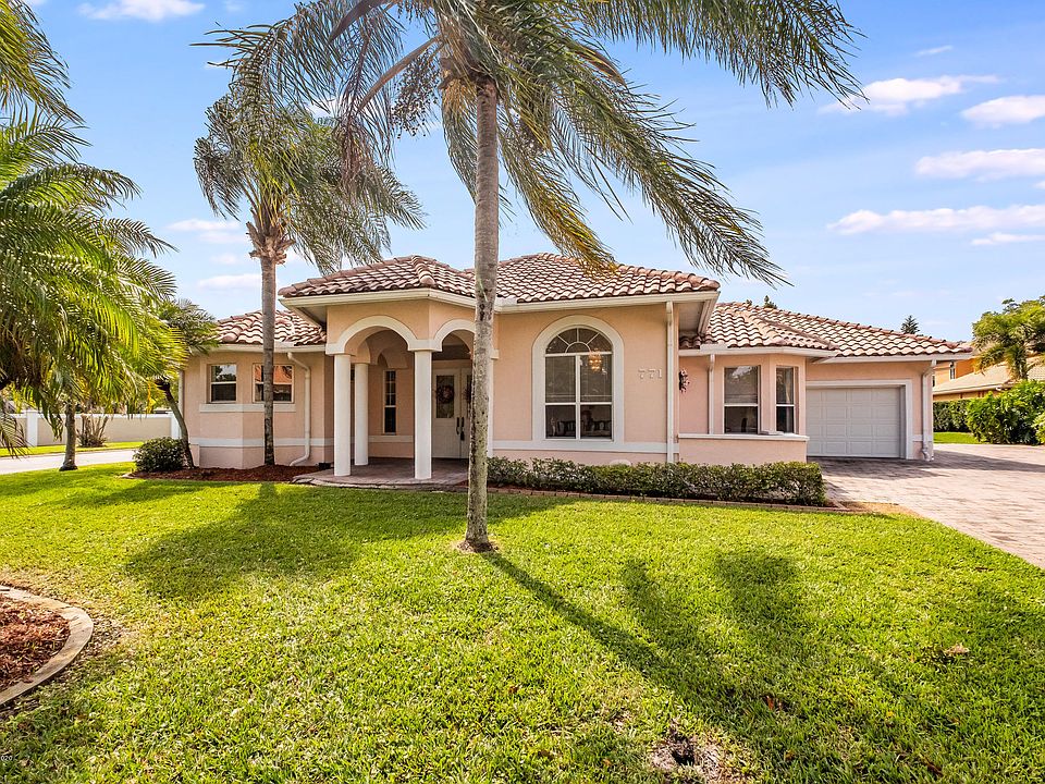 1st image of 771 Florencia Cir