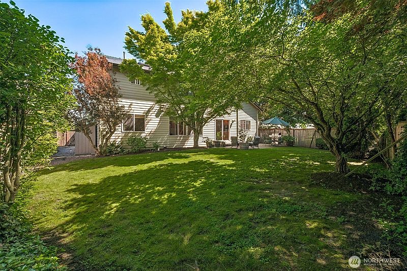 3rd image of 445 SE 7th Street
