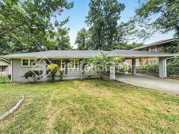 2813 Battlecrest Dr, Decatur, GA 30034