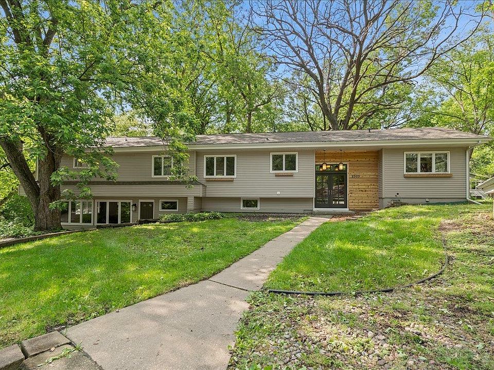 2505 Timber Dr, Cedar Falls, IA 50613 Zillow