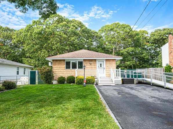 87 Somerset Avenue, Mastic, NY 11950