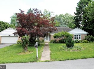 90 Eastgate Dr, Camp Hill, PA 17011