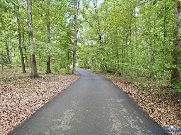 2231 Red Lane Rd, Powhatan, VA 23139