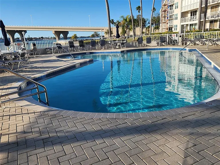5901 Bahia Del Mar Cir #124 — Photo 19