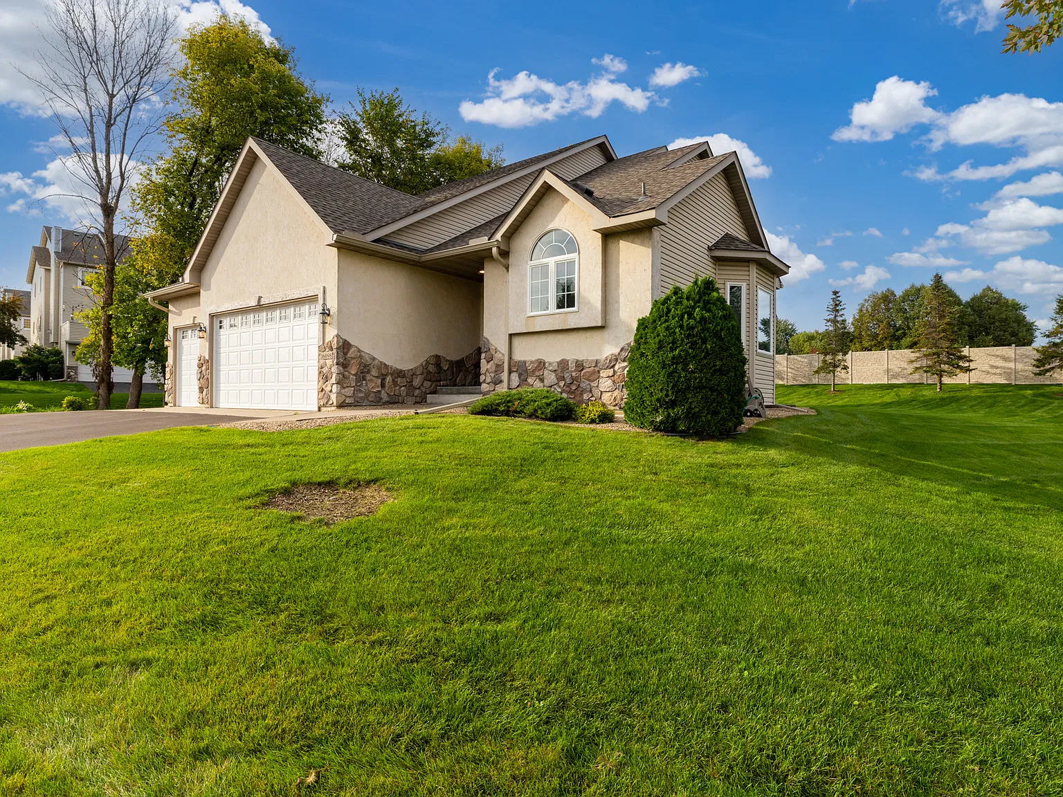 3 bed, 3400 sqft, $5,500 — Photo 3