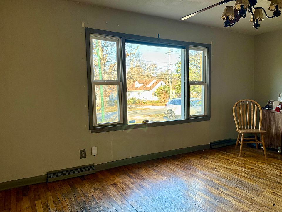 2822 E Cherry Street, Springfield, MO 65802 | Zillow