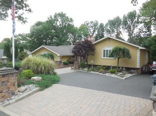 56 Sleepy Hollow Dr, Wayne, NJ 07470