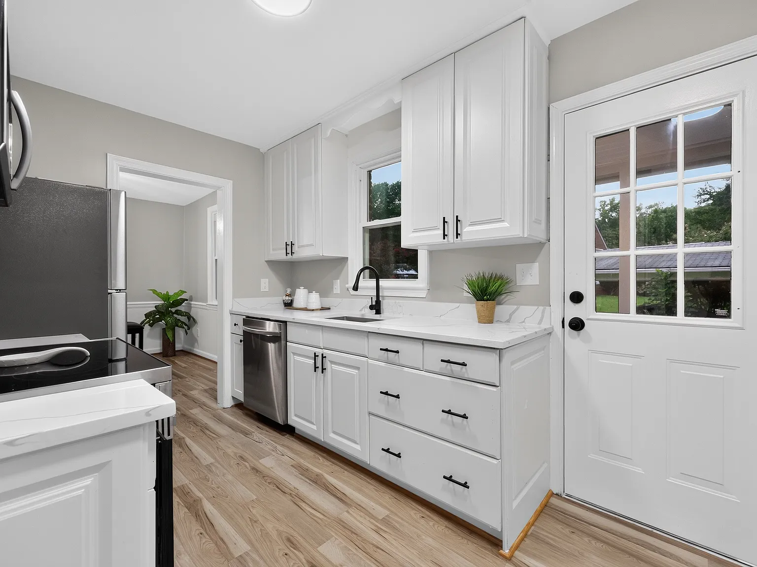 3 bed, 1341 sqft, $2,800 — Photo 3