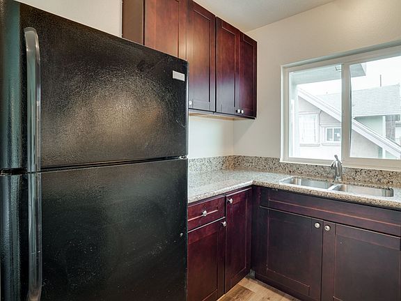 2nd image of 3846 Van Dyke Ave APT 6