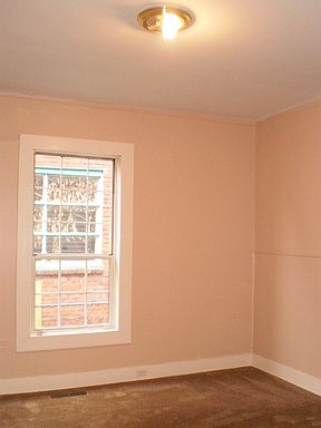 5th image of 2328 Jefferson Ave