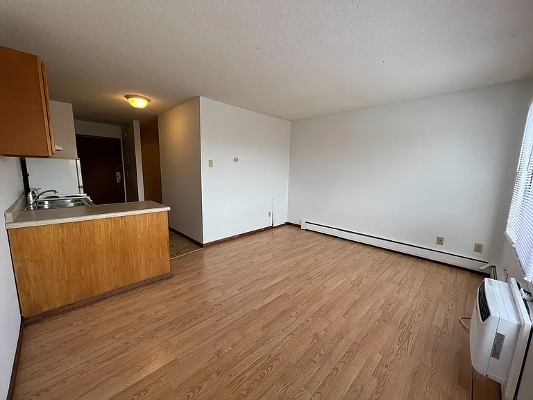 2535 Clinton Ave — Photo 7