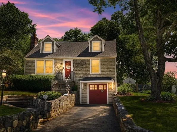 104 Higgins Rd, Framingham, MA 01701