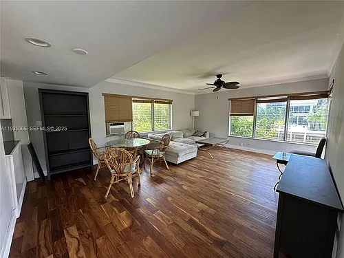 90 Isle Of Venice Dr Photo 1