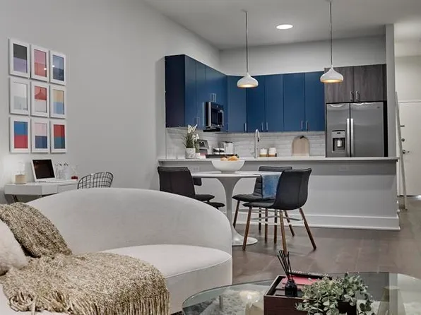 260 Avenue East image 7 of 24