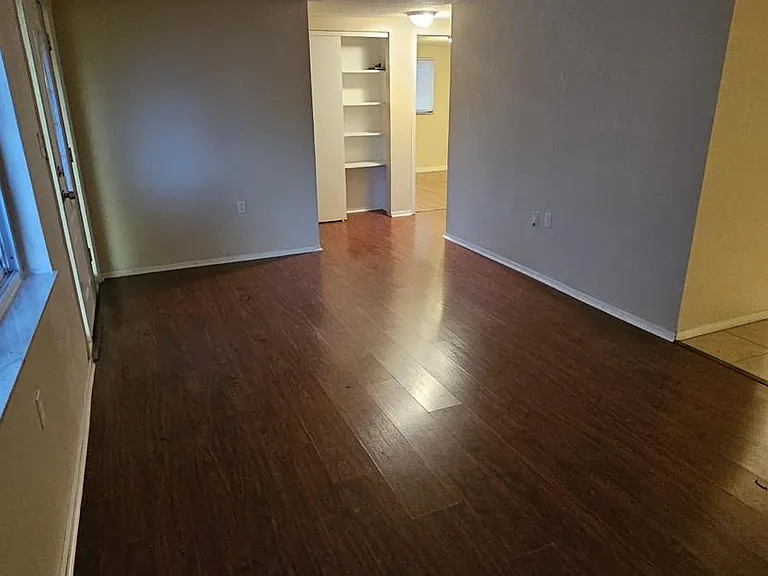9116 Hunt Club Ln — Photo 5