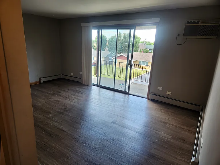 11035 S Nagle Ave #9 — Photo 8