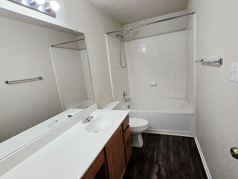 8015 Thicket Pass — Photo 18