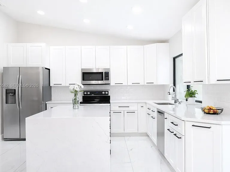 20888 Sugarloaf Ln — Photo 17