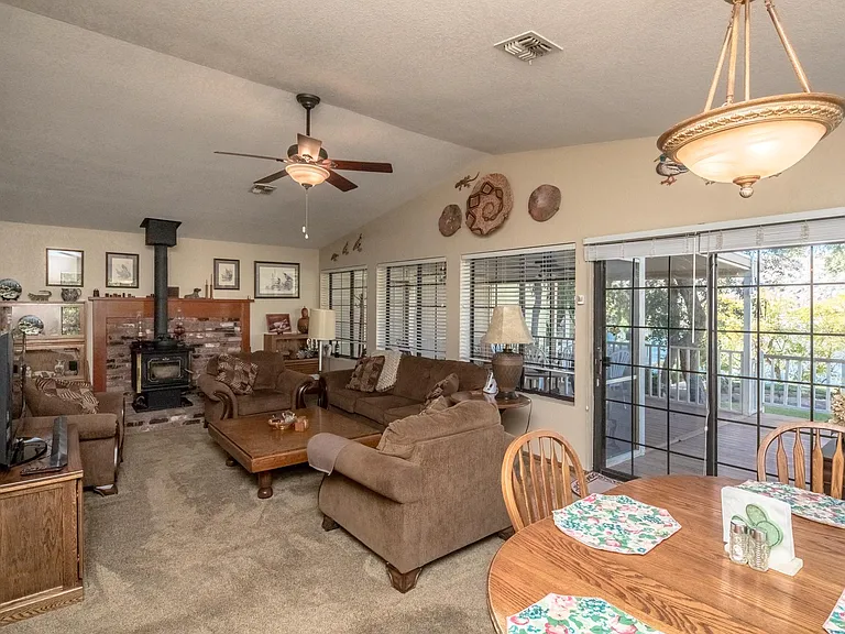 341 Riverfront Dr — Photo 9