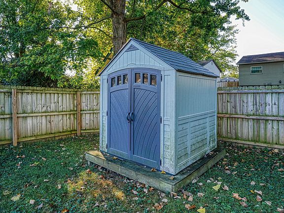 5th image of 2801 Valley Green Dr