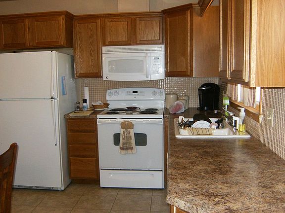 4th image of 903 E 12th St