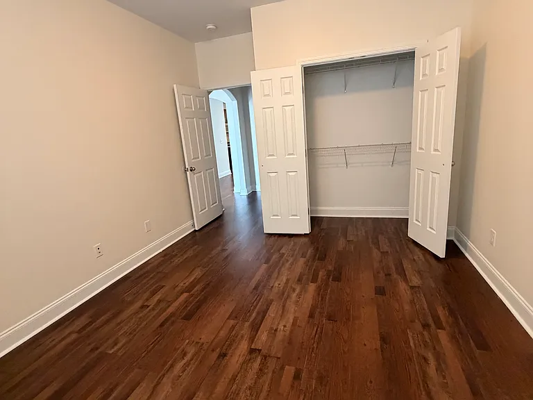 466 Carriage House Ln — Photo 17