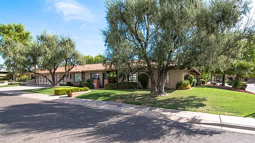 8176 E Del Barquero Dr Photo 1