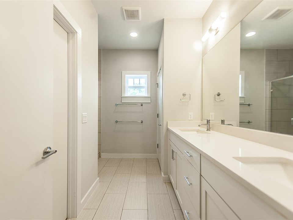 1st image of 971 Bassett Pl