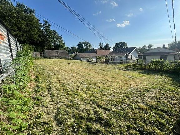 5th image of 119 Bellaire Ave