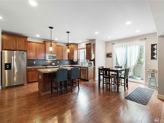 5th image of 18040 122nd Street Ct E