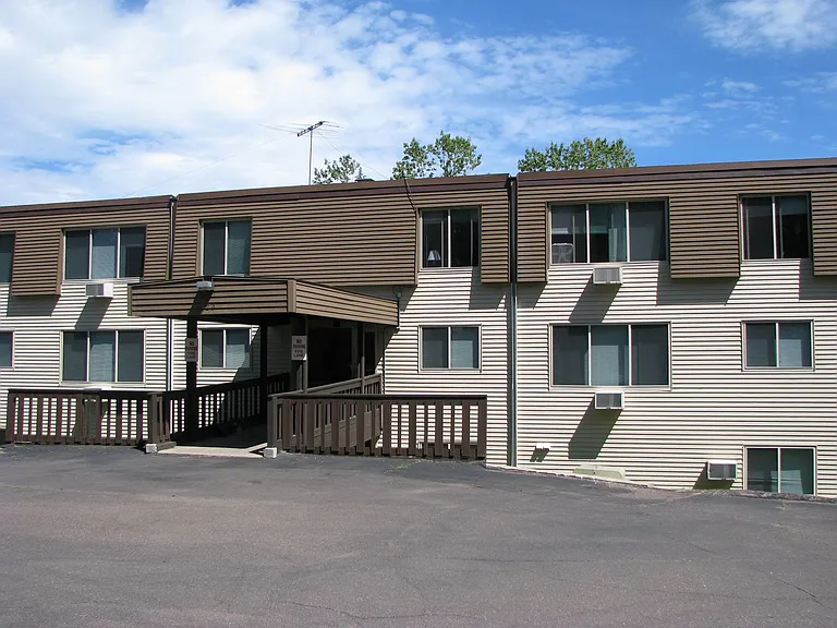 Chesterwood Apartments — Photo 9