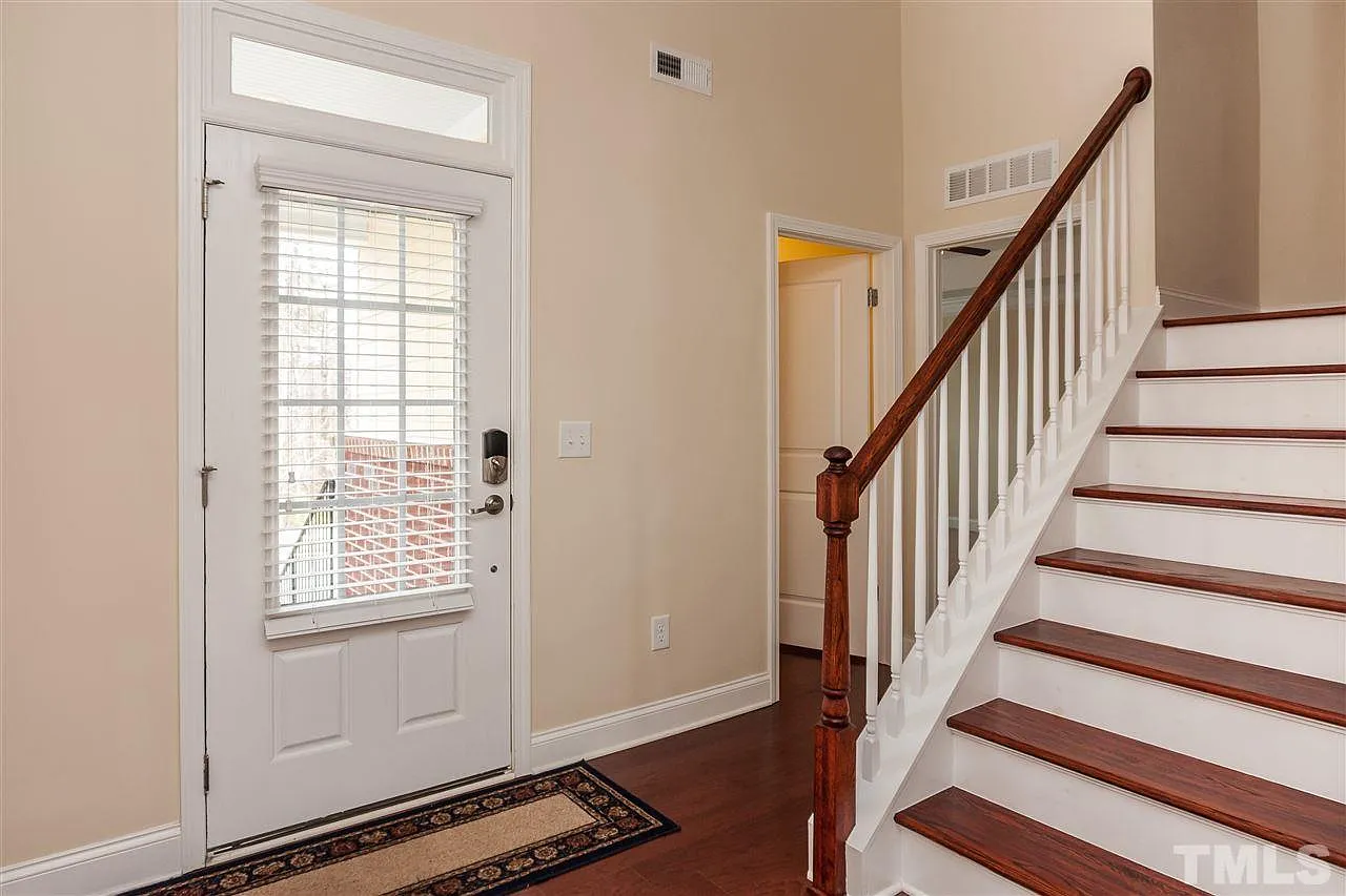 1553 Fullerton Place — Photo 3